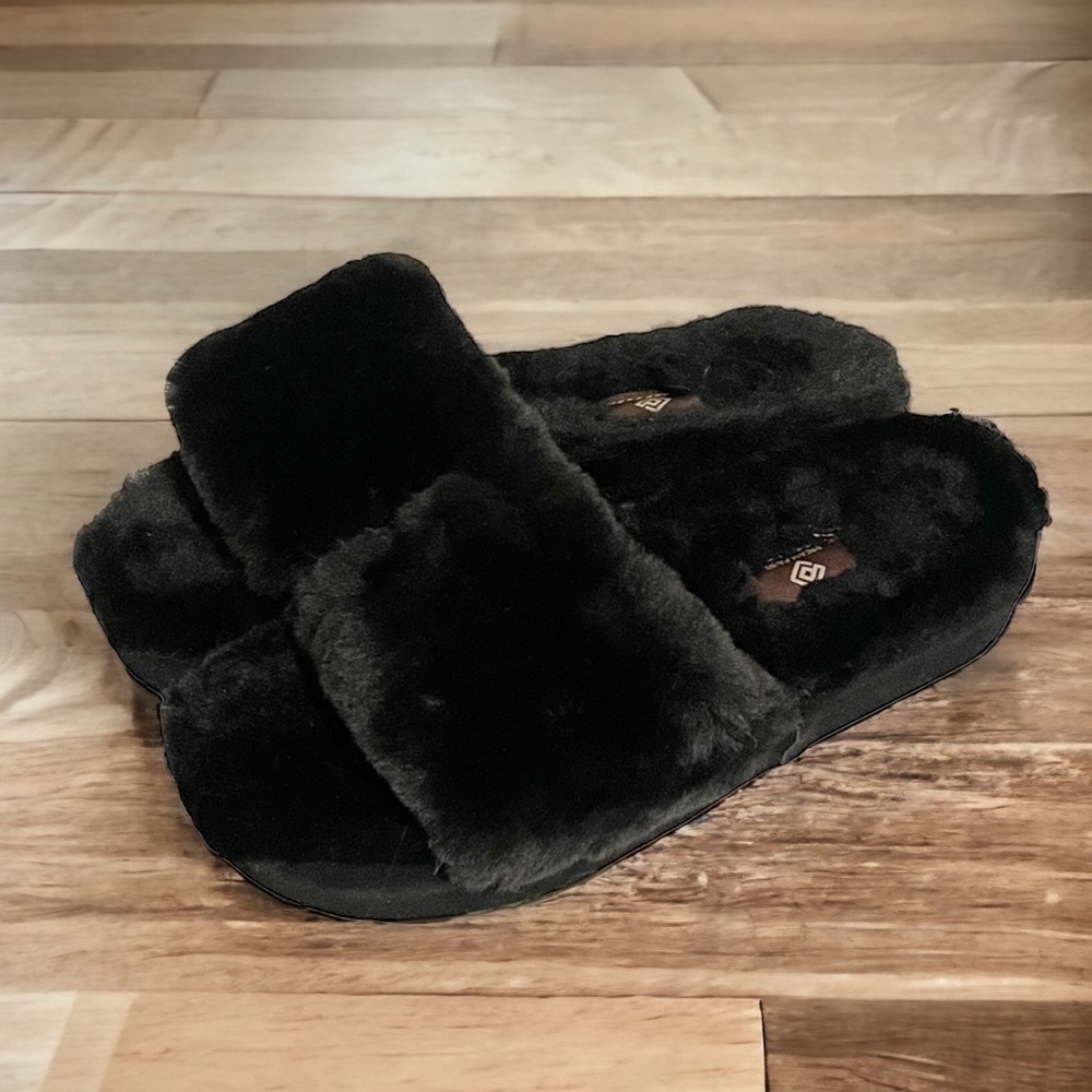 Dream Pairs Size 6.5/7 Black Fluffy Sherpa Slip On Platform Slides House Slipper